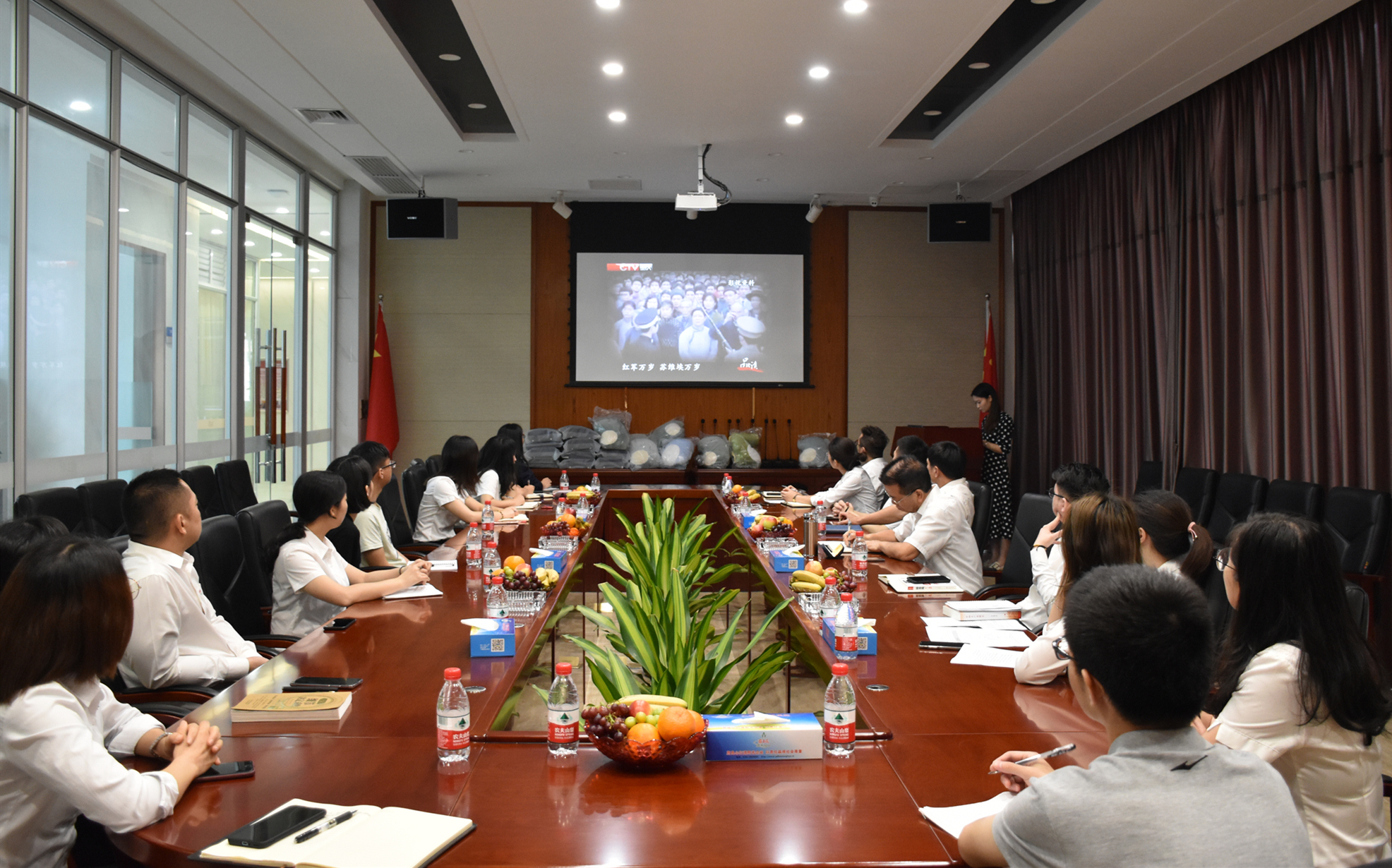 品讀紅色經(jīng)典 喜迎建黨百年 | 廣東霸王花集團(tuán)舉辦讀書(shū)沙龍活動(dòng)